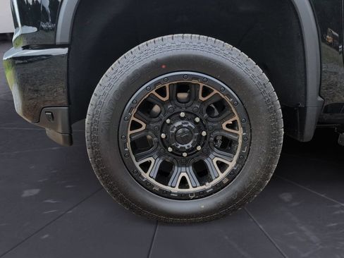 Used 2022 Chevrolet Silverado 2500 Custom w/ Custom Value Package AWD/4WD image 23