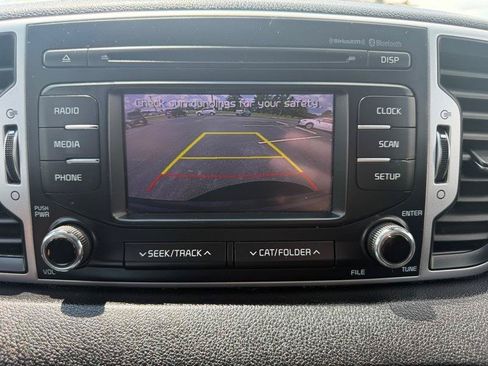Used 2017 Kia Sportage LX FWD image 18
