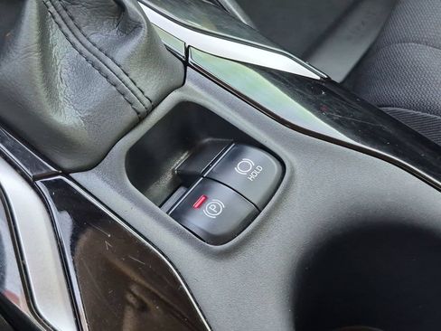 Used 2022 Toyota Corolla LE FWD image 26