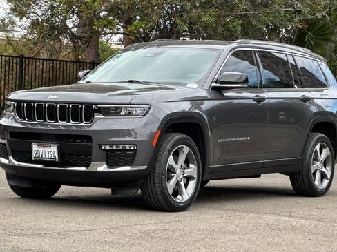 Used 2023 Jeep Grand Cherokee L Limited w/ Rear Seat Video Group I image 7