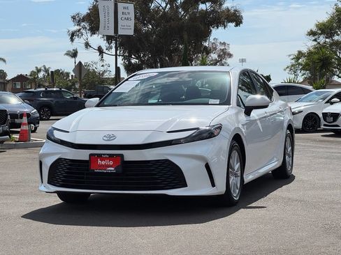 Used 2026 Toyota Camry LE FWD image 5