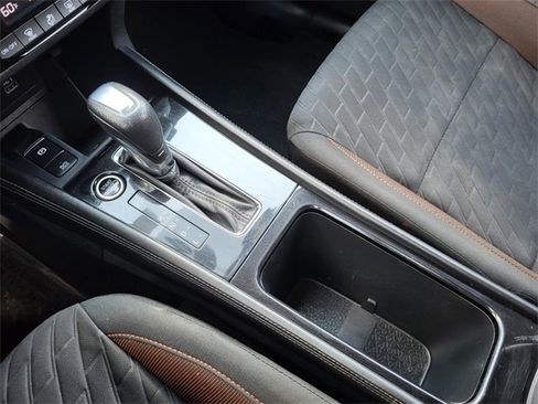 Used 2021 Nissan Kicks SR image 27