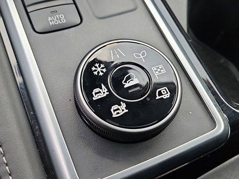 Certified 2025 Nissan Pathfinder Platinum w/ Cargo Package image 18