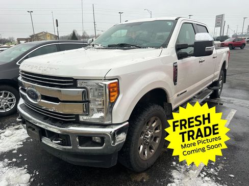 Used 2017 Ford F250 Lariat w/ Chrome Package image 1