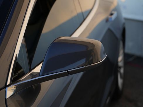 Used 2017 Tesla Model S 75D image 10