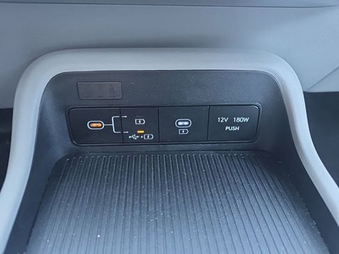 Used 2025 Hyundai Kona SEL image 27