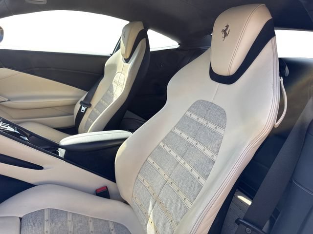 Used 2022 Ferrari Roma RWD image 9