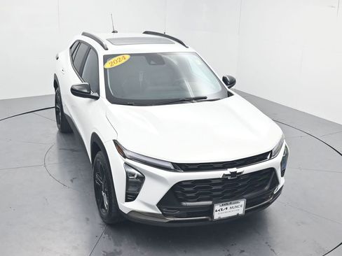 Used 2024 Chevrolet Trax ACTIV w/ Sunroof Package FWD image 44