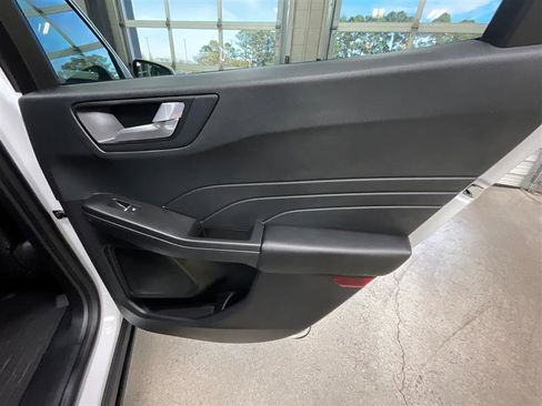 Used 2022 Ford Escape SEL image 14