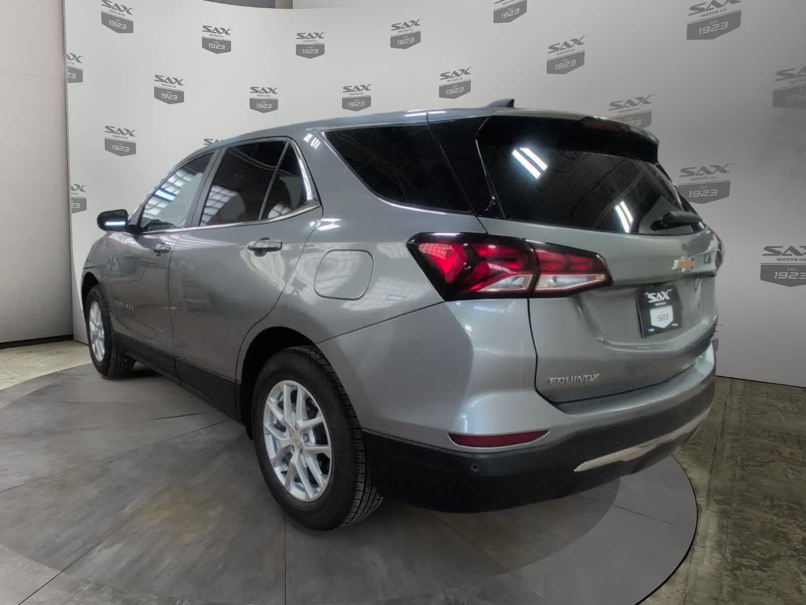 Used 2024 Chevrolet Equinox LT AWD/4WD image 3