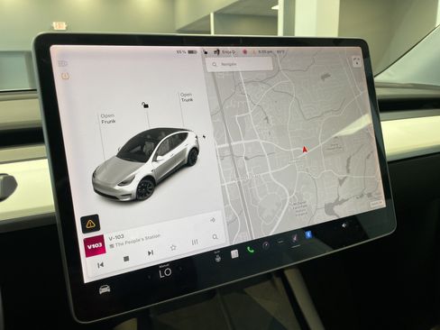 Used 2022 Tesla Model Y Long Range AWD/4WD image 30