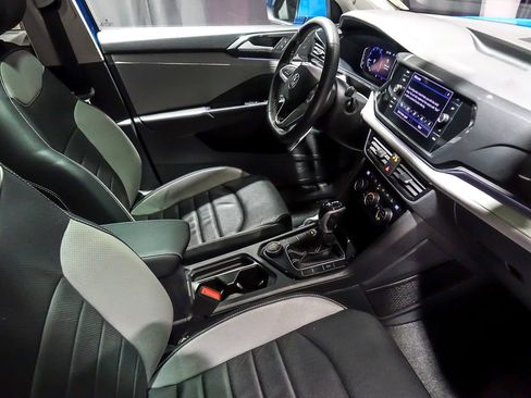 Used 2023 Volkswagen Taos SEL image 33