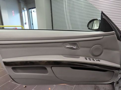 Used 2009 BMW 328i Convertible image 10