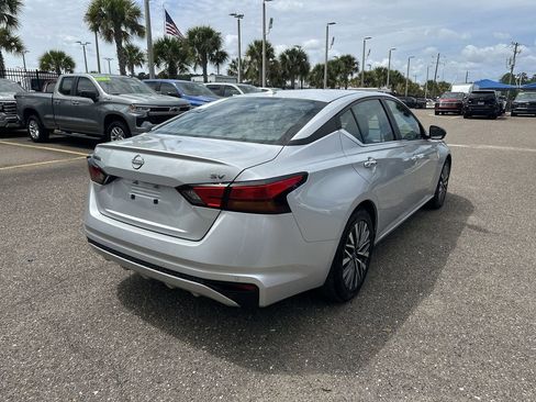 Used 2024 Nissan Altima 2.5 SV image 16