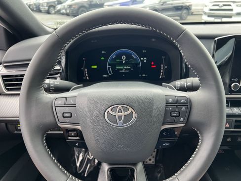 Used 2025 Toyota Camry LE AWD/4WD image 24