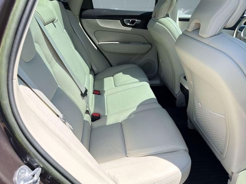 Certified 2023 Volvo XC60 B5 Ultimate w/ Protection Package Premier FWD image 29