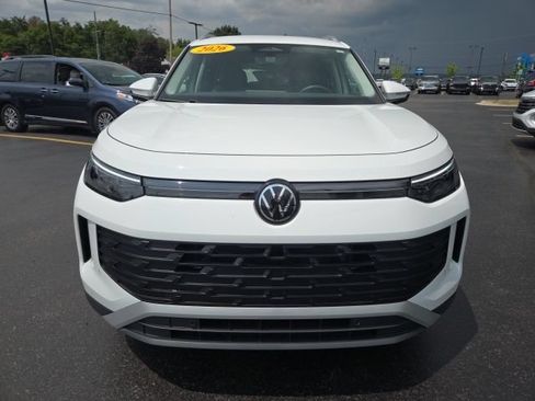 Used 2026 Volkswagen Tiguan SE AWD/4WD image 2