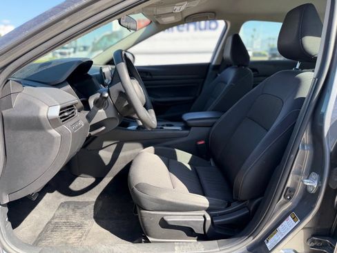 Used 2024 Nissan Altima 2.5 S FWD image 5