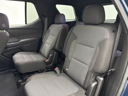 Used 2023 Chevrolet Traverse LT FWD image 40