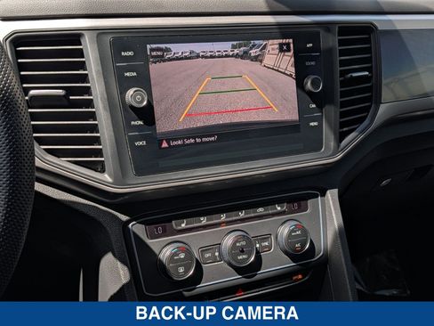 Used 2020 Volkswagen Atlas Cross Sport SE w/ Panoramic Sunroof Package FWD image 31