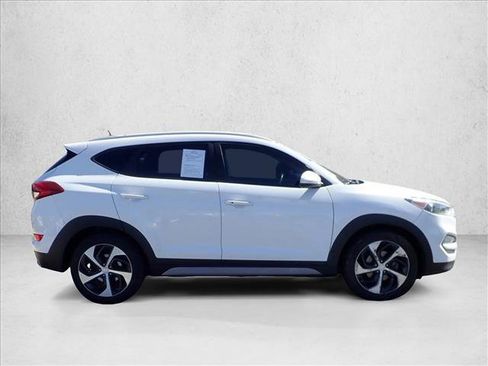 Used 2017 Hyundai Tucson Sport image 5
