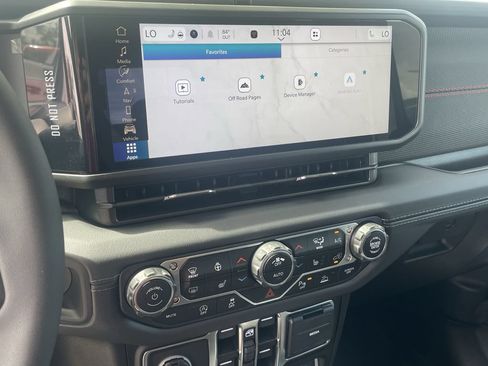 New 2025 Jeep Gladiator Rubicon w/ Safety Group AWD/4WD image 22