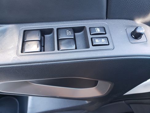 Used 2022 Nissan Frontier SV w/ Technology Package image 12