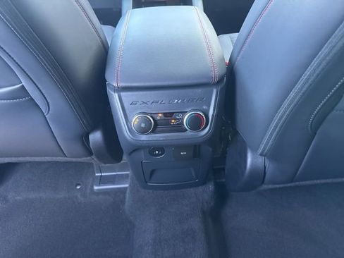 Used 2025 Ford Explorer ST-Line AWD/4WD image 25
