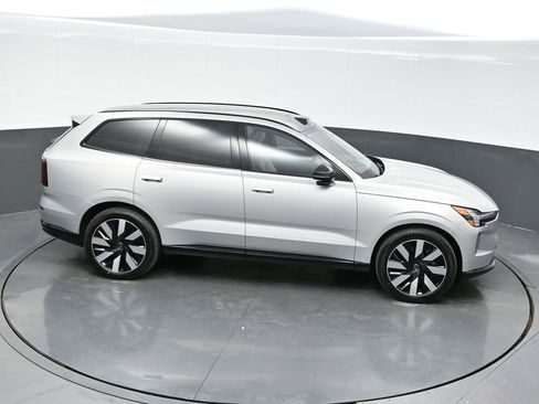 New 2025 Volvo EX90 Ultra image 35