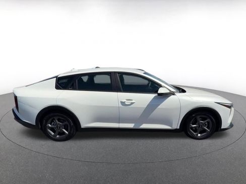 Used 2025 Kia K4 FWD image 16