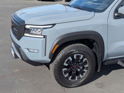 Used 2023 Nissan Frontier PRO-4X w/ Pro Convenience Package image 8