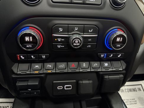 Used 2022 Chevrolet Silverado 1500 High Country image 25