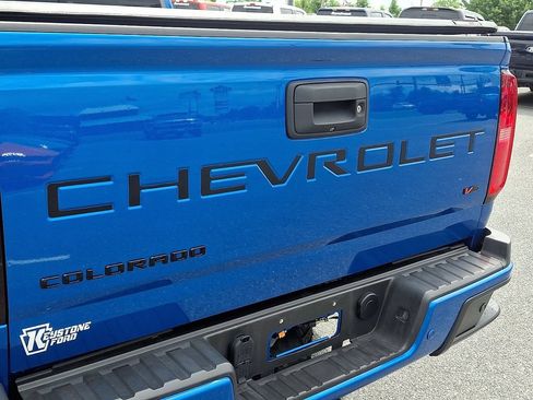 Used 2022 Chevrolet Colorado Z71 w/ Safety Package AWD/4WD image 31