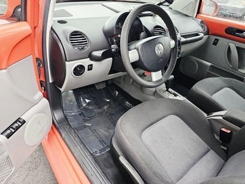 Used 2005 Volkswagen Beetle GLS image 9
