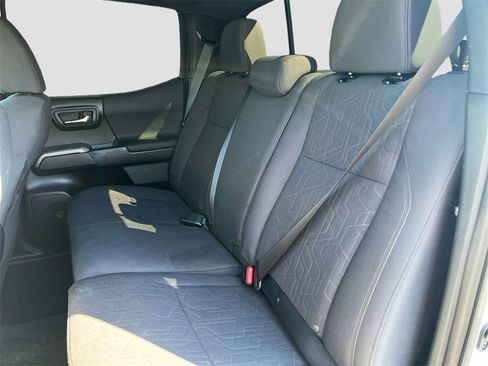 Used 2022 Toyota Tacoma TRD Off-Road image 25