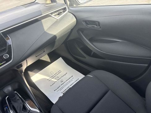 Used 2023 Toyota Corolla LE image 16