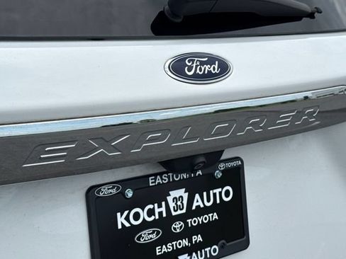 Used 2021 Ford Explorer XLT AWD/4WD image 36