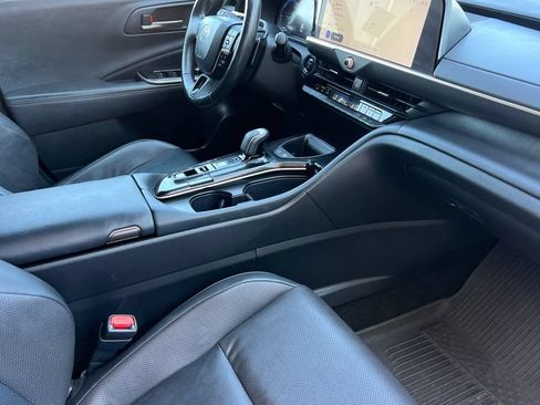 Certified 2024 Toyota Crown Platinum AWD/4WD image 17
