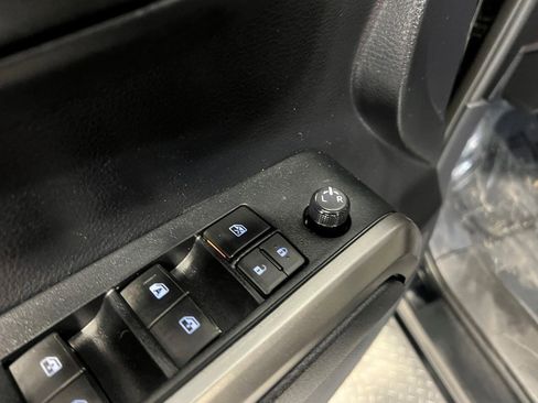 Used 2019 Toyota Tacoma SR5 image 27