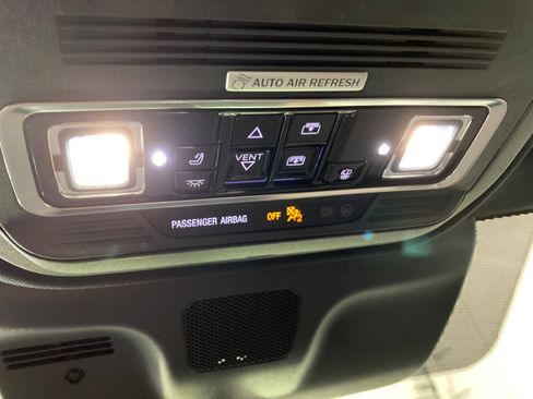 Used 2025 Lincoln Navigator L Reserve w/ Jet Appearance Package image 32