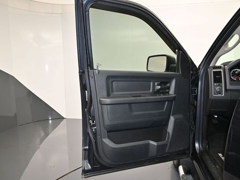 Used 2017 RAM 1500 Express w/ Express Value Package image 11