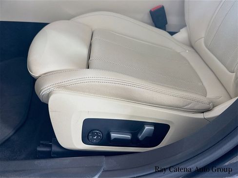 Used 2022 BMW 330i xDrive 330i xDrive w/ Premium Package image 19