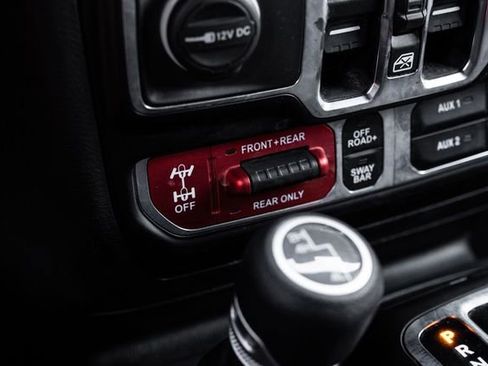 Used 2021 Jeep Wrangler Unlimited Rubicon AWD/4WD image 29