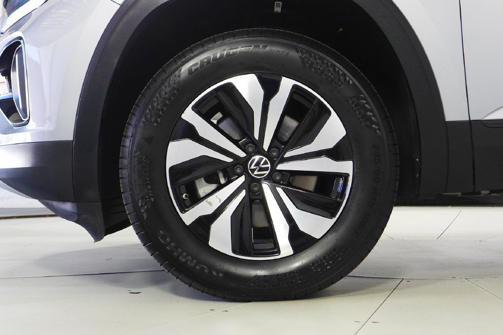 Used 2024 Volkswagen Atlas Cross Sport SE FWD image 5