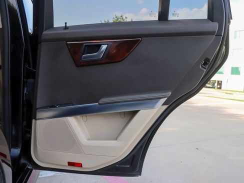 Used 2013 Mercedes-Benz GLK 350 2WD w/ Premium 1 Pkg image 11