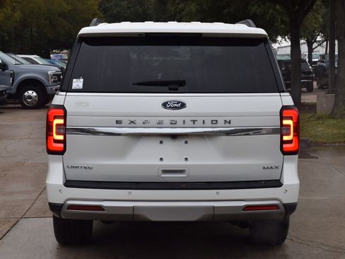 Used 2022 Ford Expedition Max Limited image 9