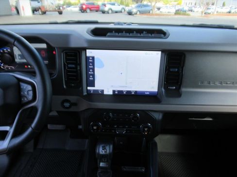 Used 2024 Ford Bronco Wildtrak image 21
