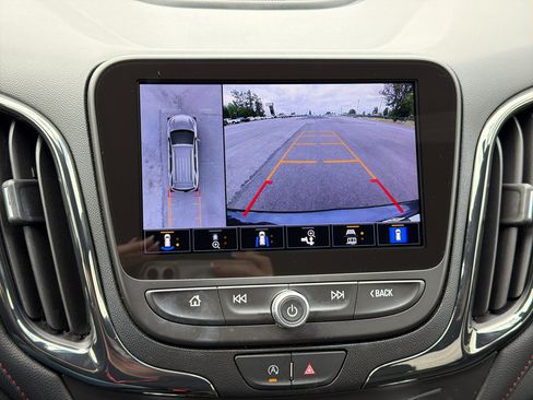 Used 2022 Chevrolet Equinox RS w/ RS Leather Package AWD/4WD image 9
