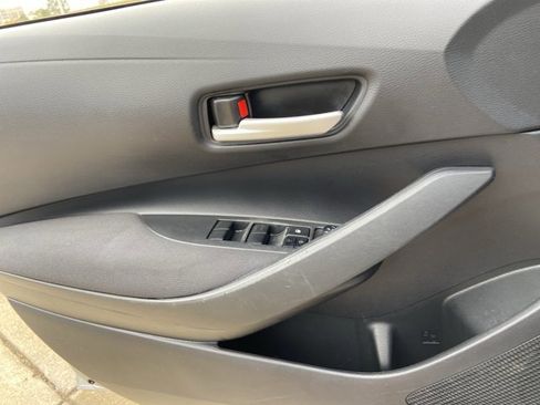Used 2020 Toyota Corolla LE image 45