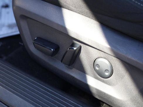 Used 2023 Nissan Rogue SV image 7